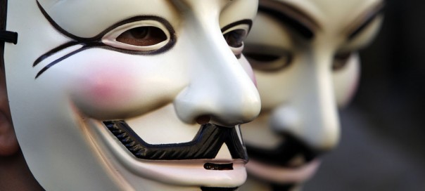 Les Anonymous taguent la façade d’Hadopi à Paris Les Anonymous taguent la façade d’Hadopi à Paris