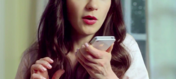 iPhone 4S : Deux nouvelles publicités avec Samuel L. Jackson et Zooey Deschanel iPhone 4S : Deux nouvelles publicités avec Samuel L. Jackson et Zooey Deschanel