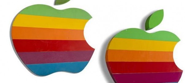 Apple : Deux enseignes du siège vendues aux enchères