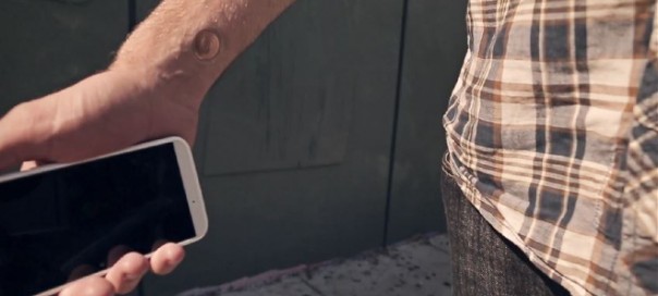 Motorola : Déverrouillez votre smartphone grâce à un tatouage
