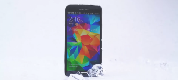 Ice Bucket Challenge : Samsung nomine l’iPhone 5S