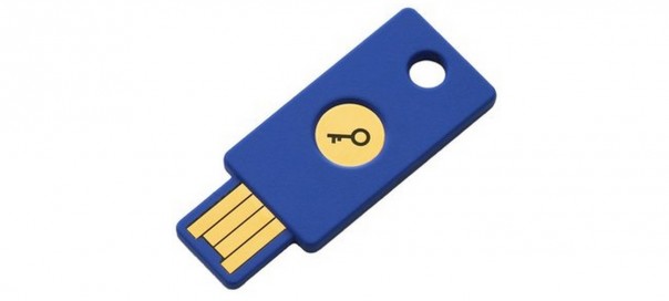 Google : Une clé USB & objets d’authentification