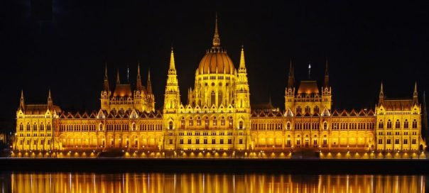 Hongrie : Taxation de la consommation internet ?