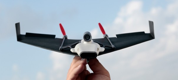 PowerUp Toys : Votre avion en papier FPV