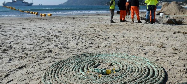 Facebook et Microsoft tirent un câble de fibre optique à travers l’Atlantique