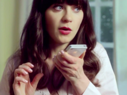 Publicité iphone 4S : Zooey Deschannel