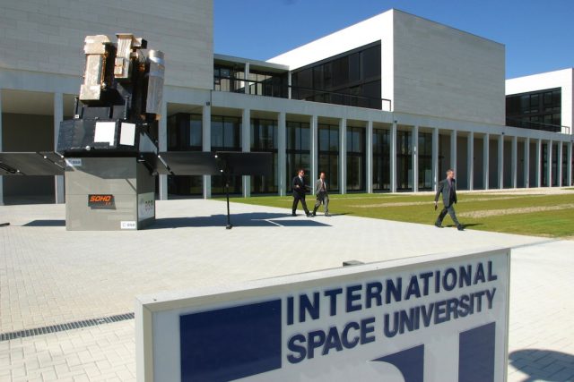 ISU - International Space University ISU - International Space University