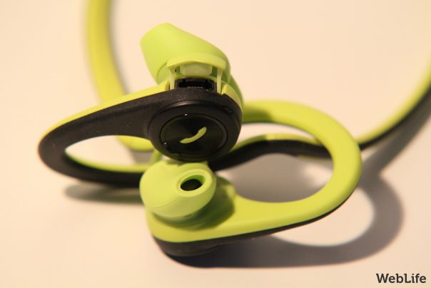 Plantronics BackBeat FIT : Port USB de recharge