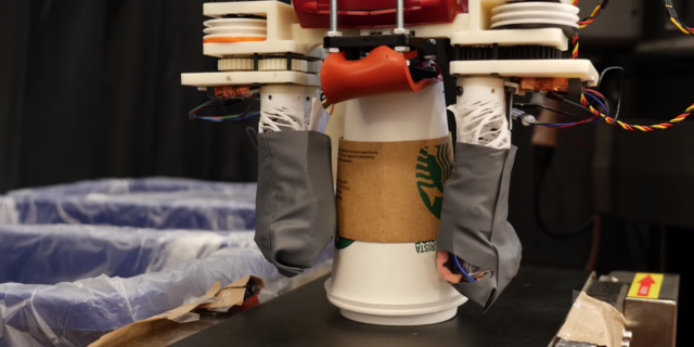 Robot de recyclage avec tri des déchets